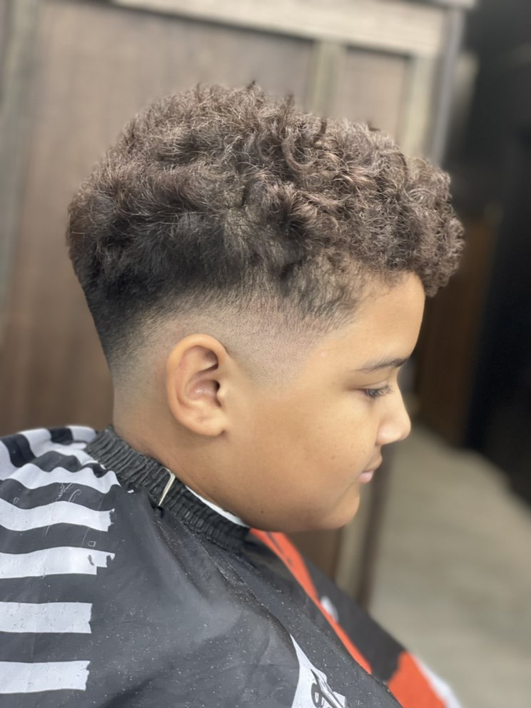 Taylor'D Cutz Logo