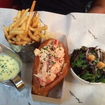 Burger & Lobster - Delicious Lobster Roll - American Near Me - Mayfair, XGL