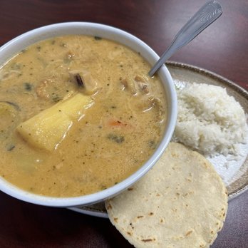 El Macizo - Sopa de mondongo - Honduran Near Me - Arlington, Texas El Macizo - Sopa de mondongo - Honduran Near Me - Arlington, Texas