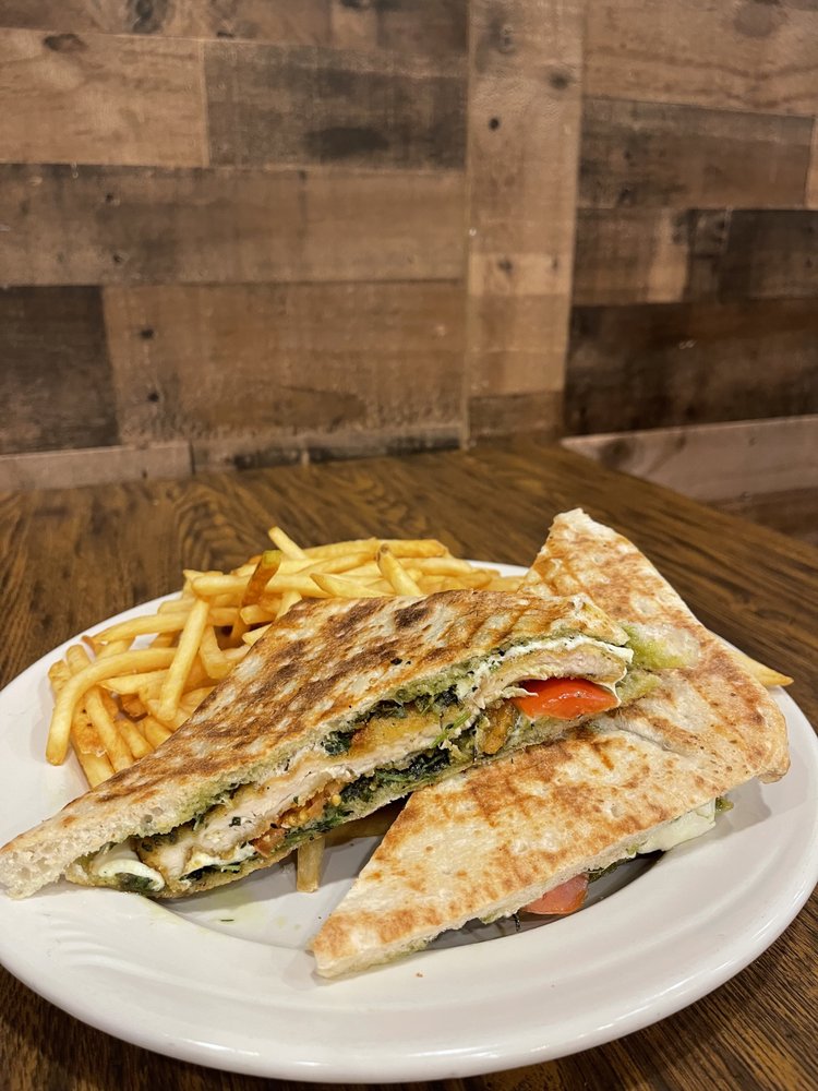 ADELINAS PIZZERIA Updated September 2024 25 Photos 2419 NY 82, Lagrangeville, New York