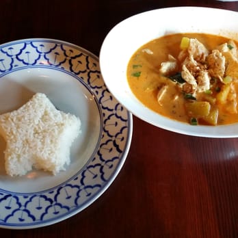 Bolan Thai Cuisine - Pineapple red curry with star shaped rice - Thai Near Me - Toronto, Ontario Bolan Thai Cuisine - Pineapple red curry with star shaped rice - Thai Near Me - Toronto, Ontario