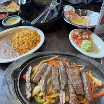 El Toro Mexican Restaurant - steak fajitas - Mexican Near Me - Baytown, Texas
