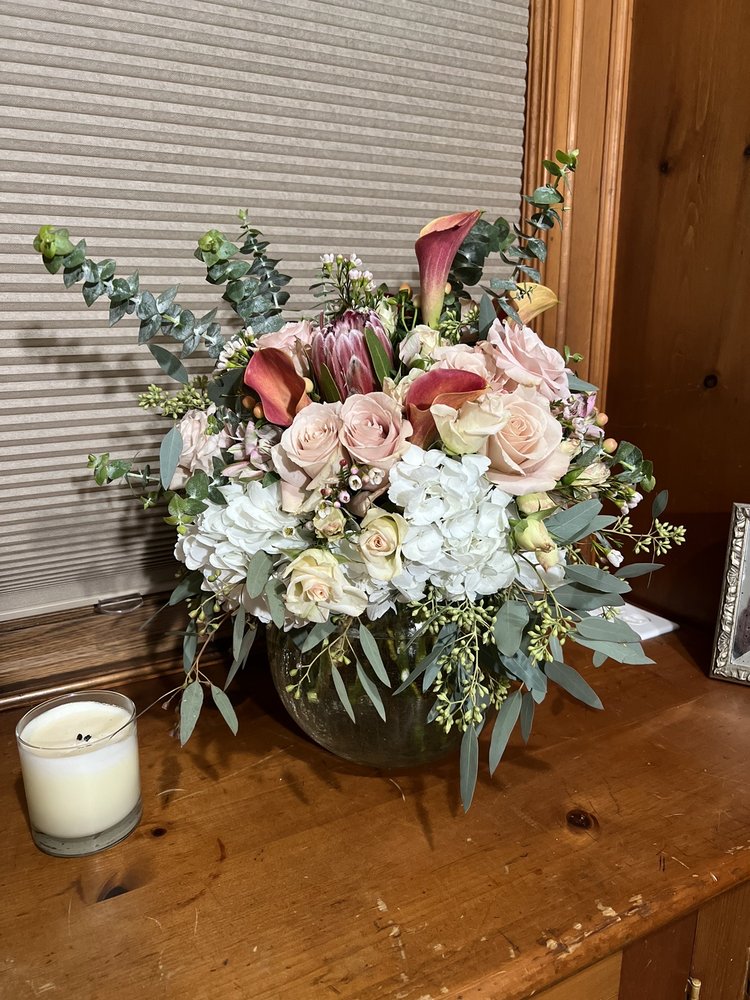 MAY FLOWERS MILWAUKEE Updated September 2024 19 Photos 2170 N