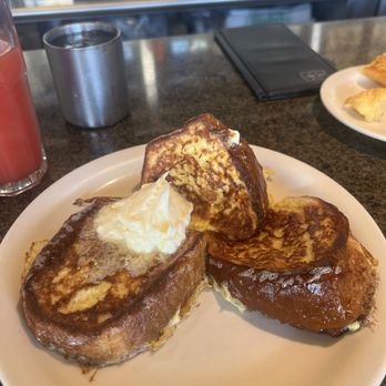 Liliha Bakery - Sweet bread French toast - Bakeries Near Me - Honolulu, Hawaii