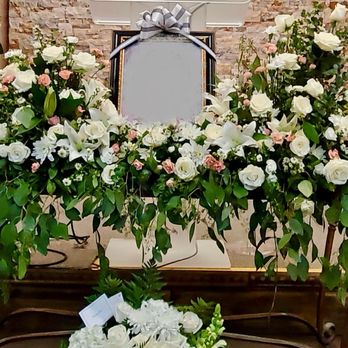 Vegas Flowers - Flowers, special flower arrangements, funeral arrangements - Florists Near Me - Las Vegas, Nevada Vegas Flowers - Flowers, special flower arrangements, funeral arrangements - Florists Near Me - Las Vegas, Nevada