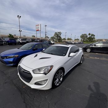 Jeffrey Nissan - Used Hyundai Génesis from Jeffrey Nissan - Car Dealers Near Me - Roseville, Michigan Jeffrey Nissan - Used Hyundai Génesis from Jeffrey Nissan - Car Dealers Near Me - Roseville, Michigan