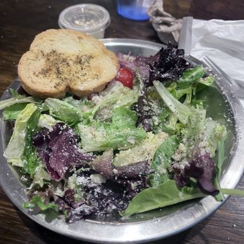 Willie's Restaurant and Bar - Sensation salad - New American Near Me - Baton Rouge, Louisiana