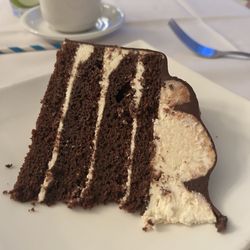 The New York Restaurant - Bumpy cake