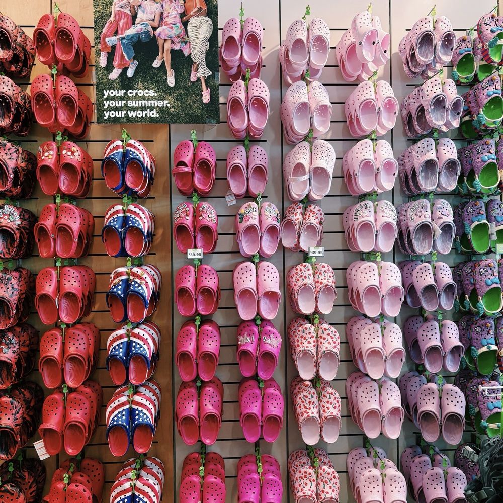crocs suppliers near me