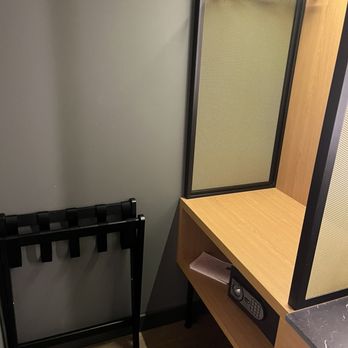 Letoh Letoh Hotel - Hotels Near Me - Seville, SE