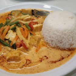 Pattaya Thai Imbiss - Awesome Tofu curry and red Thai sauce..