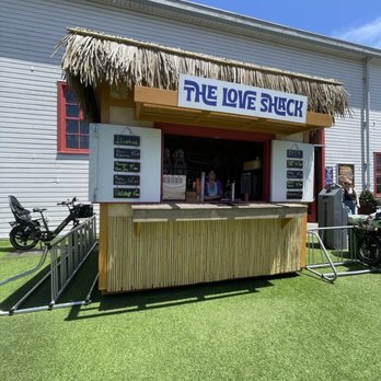 Almanac Adventureland - Outdoor drink options - Breweries Near Me - Alameda, California