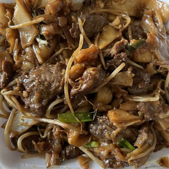 China Chef - 42. Beef Chow Fun - Chinese Near Me - Clovis, California