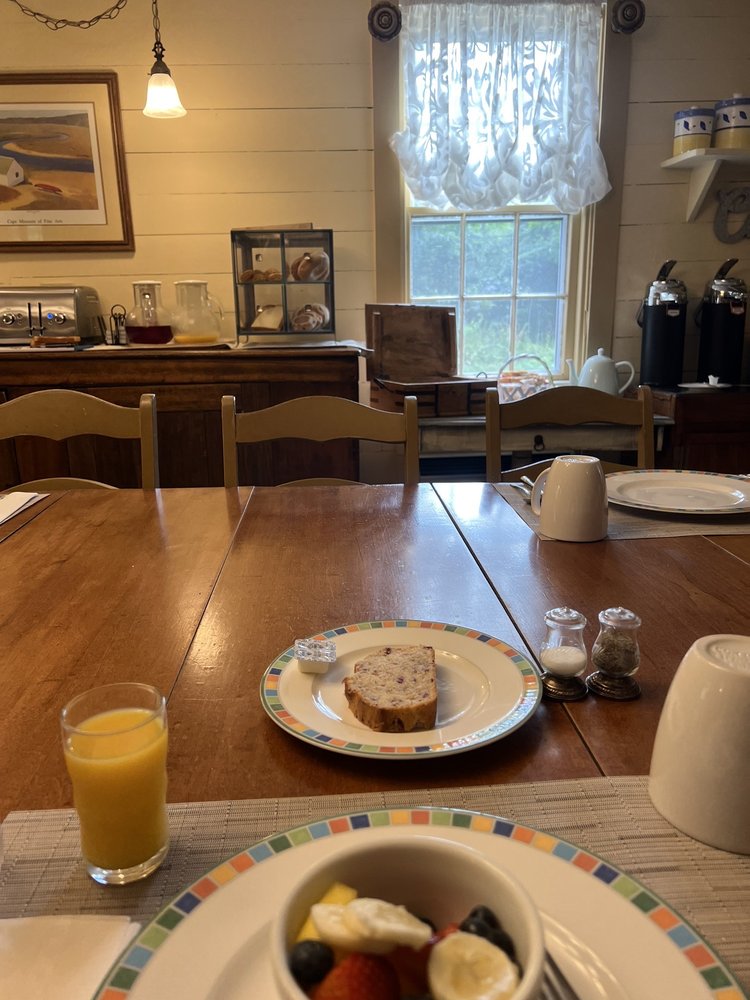 ISAIAH HALL B & B INN Updated September 2024 16 Photos & 13 Reviews 152 Whig St, Dennis