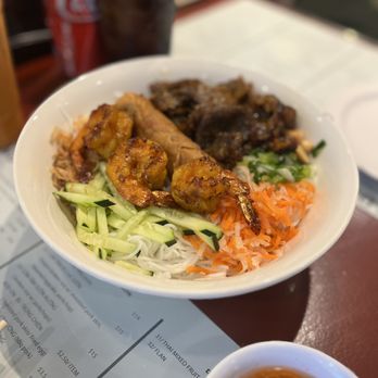 Pho Ky Dong - Vermicelli bowl with eggroll, shrimp, and bbq pork - Vietnamese Near Me - Tustin, California Pho Ky Dong - Vermicelli bowl with eggroll, shrimp, and bbq pork - Vietnamese Near Me - Tustin, California