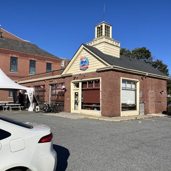 Luckys Coffee Garage - Outside - Coffee & Tea Near Me - Lebanon, New Hampshire