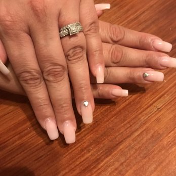 JC Creative Nails - Pretty pink - Nail Salons Near Me - Jersey City, New Jersey