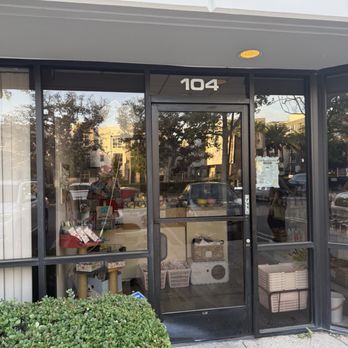 MOMOPET - Pet Stores Near Me - Irvine, California MOMOPET - Pet Stores Near Me - Irvine, California