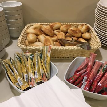 Holiday Inn Express - Bread - Hotels Near Me - Case Nuove, Virginia