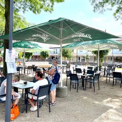 Upn Swutsch - Schöne Sitzplätze draußen