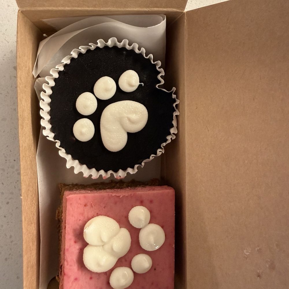 Three Dog Bakery - Strawberry cake and peanut butter treat - Pet Stores Near Me - Fort Worth, Texas Three Dog Bakery - Strawberry cake and peanut butter treat - Pet Stores Near Me - Fort Worth, Texas