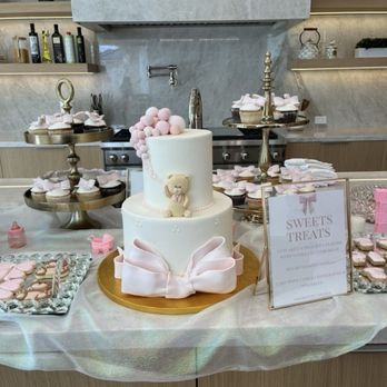 Skiff's Cakes - Bakeries Near Me - Simi Valley, California