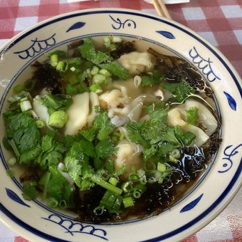 Daji Spicy Pavilion - Wonton soup with Chinese parsley, green onion and sea weed - Chinese Near Me - Honolulu, Hawaii