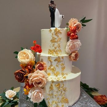D's Pretty Events - The gorgeous cake table decorations by D's pretty events - Wedding Planning Near Me D's Pretty Events - The gorgeous cake table decorations by D's pretty events - Wedding Planning Near Me