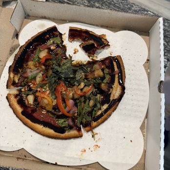Grace Pizza and Shakes - Crust burnt - Pizza Near Me - Pearland, Texas
