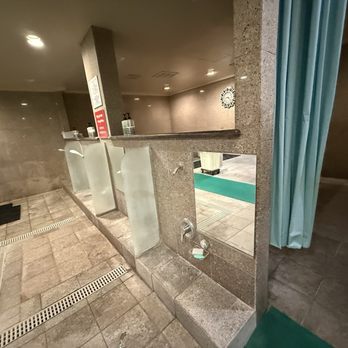 Queen Spa - Shower area - Saunas Near Me - Garden Grove, California