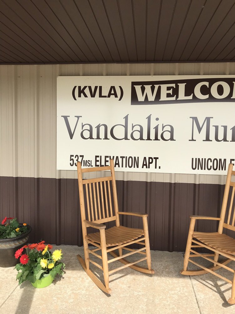 VANDALIA AIRPORT Updated August 2024 1 Vandalia Airport, Vandalia, Illinois Airports