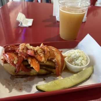 Magic Lobster Roll Co - Naples, Vanderbilt Shoppes - Connecticut Roll. - Sandwiches Near Me - Naples, Florida Magic Lobster Roll Co - Naples, Vanderbilt Shoppes - Connecticut Roll. - Sandwiches Near Me - Naples, Florida