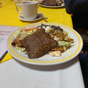 Restaurante Cayo’s - Enchiladas rojas con cecina - Mexican Near Me - Xilitla, SLP Restaurante Cayo’s - Enchiladas rojas con cecina - Mexican Near Me - Xilitla, SLP