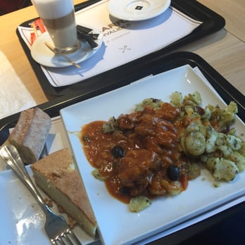 Le Carré des Invalides - Veal and potatoes - Cafes Near Me - Paris, 75
