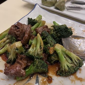 Evergreen On 38 - Beef w/ Broccoli - Shanghainese Near Me - New York, New York Evergreen On 38 - Beef w/ Broccoli - Shanghainese Near Me - New York, New York