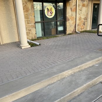 Happy Dog Grooming - Dogs left unattended, after closing. I watched for over an hour. Worst treatment ever! - Pet Groomers Near Me - Farmers Branch, Texas