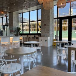 Isla Oasis - Great vibes for work, study, or chill.