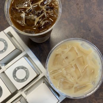 Willoughby's Coffee & Tea - Iced Hazelnut Mocha Latte & Iced London Fog Latee - Coffee Roasteries Near Me - Madison, Connecticut