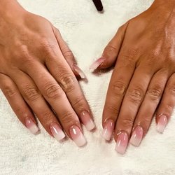 Vogue XXII Nail Bar - Pink & White Ombré