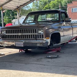 Willies Tire Shop
