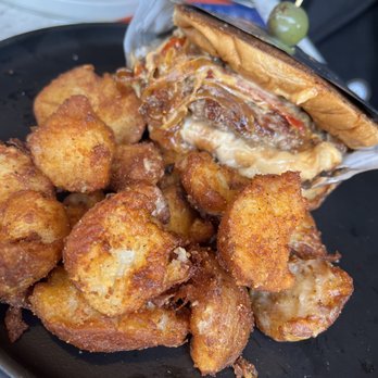 The Mercury Diner - Patty Melt with Seasoned Potatoes - Diners Near Me - Columbus, Ohio