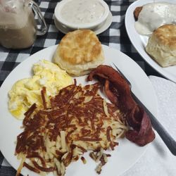 Lulu's Country Kitchen - This was the big country breakfast I got, worth every penny