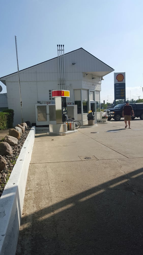 PORT AUSTIN SHELL STATION Updated September 2024 8490 Lake St, Port Austin, Michigan Gas