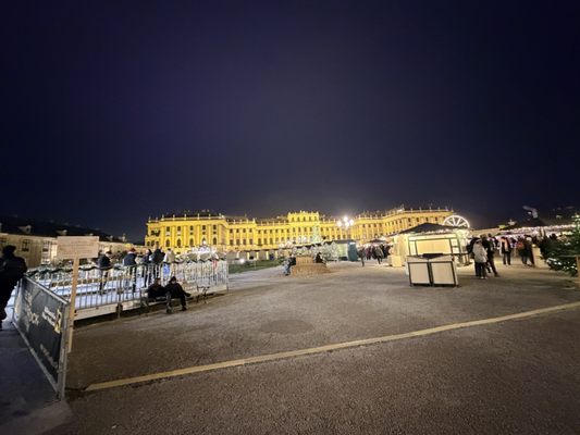 Schönbrunn Palace by null