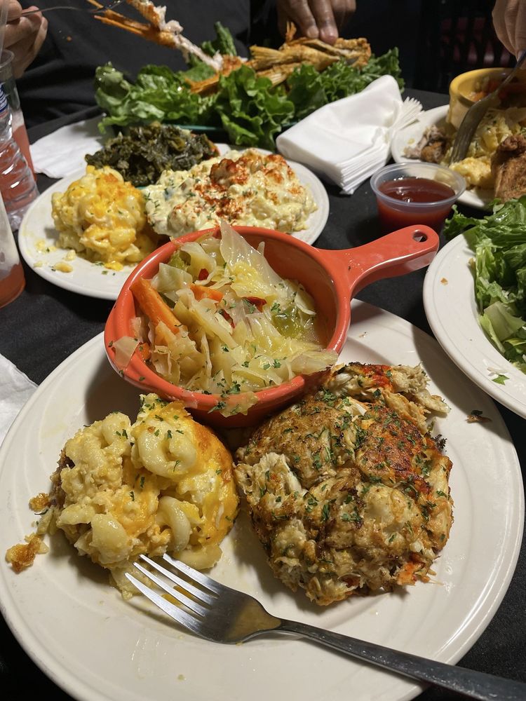 Food from Kafe Da Ville Bar and Grill