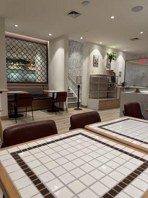 Angelina Bakery Nomad by null