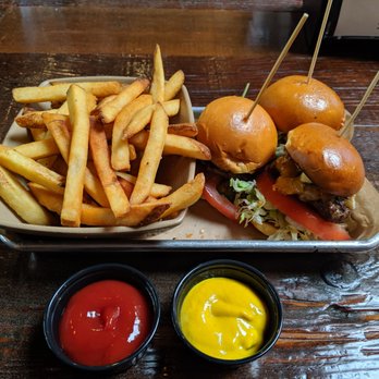 Burger Bench - 3 sliders sampler with side of fries - American Near Me - Escondido, California