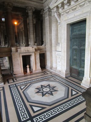 Palais de Justice by null