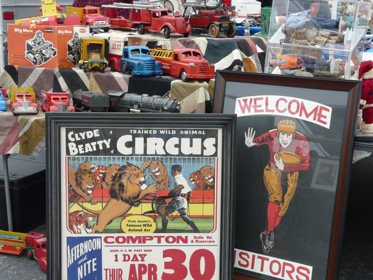 Long Beach Antique Market by null