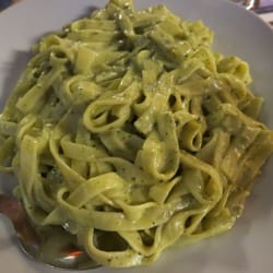 Pizzeria Cappuccino - Tagliatelle with pesto cream sauce